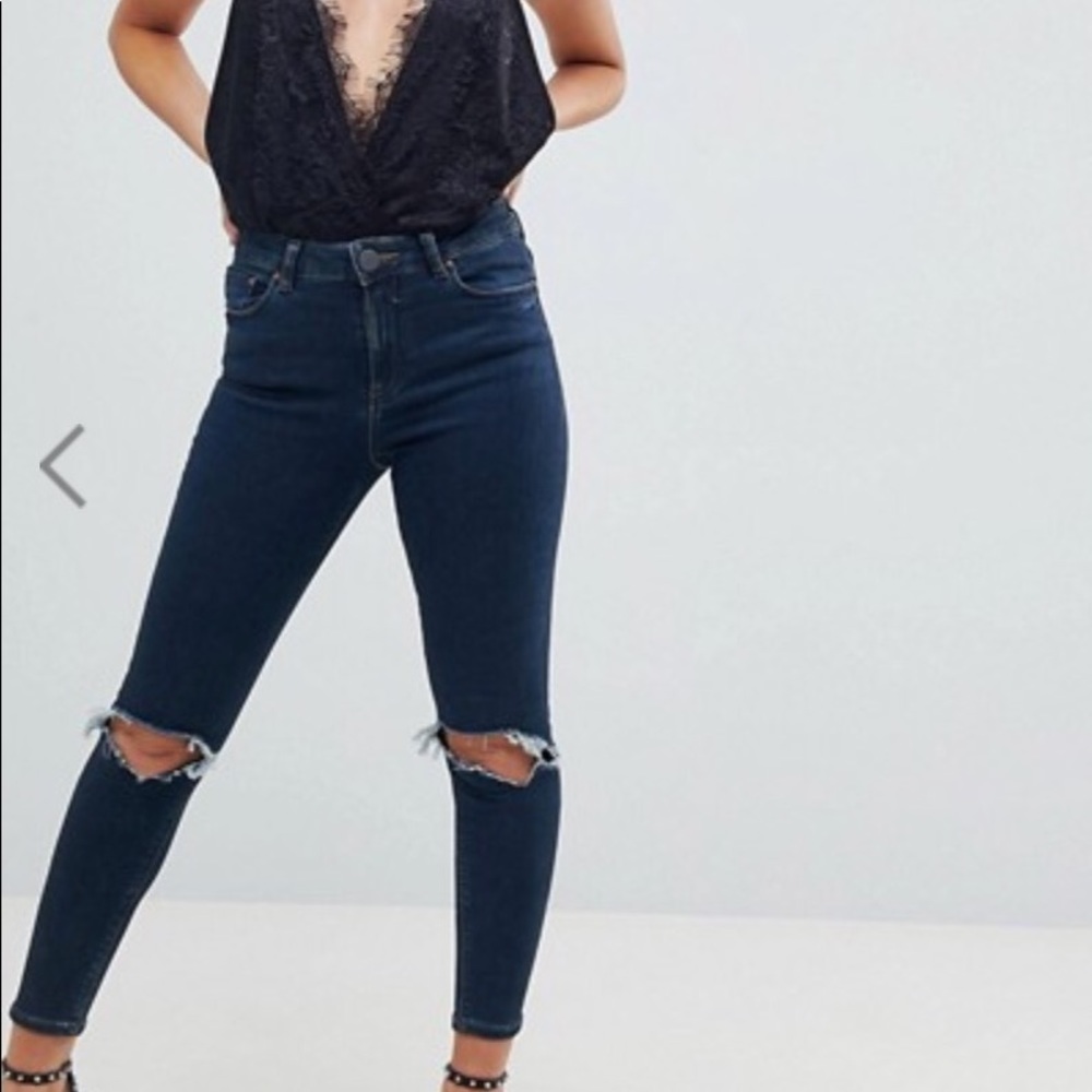 *NWT* ASOS Petite High-Rise Dark Ripped Jeans